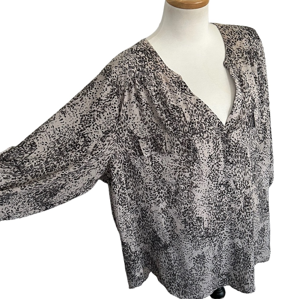 Torrid Button up Blouse Size 3